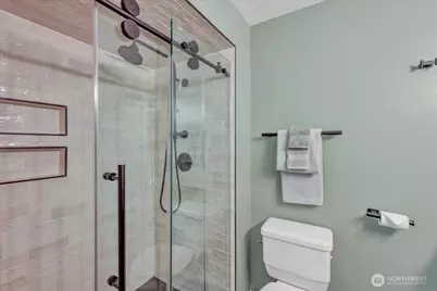 5249 40th Avenue NE #101, Seattle, WA 98105 - Photo 14