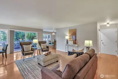 5249 40th Avenue NE #101, Seattle, WA 98105 - Photo 4