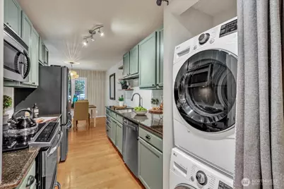 5249 40th Avenue NE #101, Seattle, WA 98105 - Photo 8