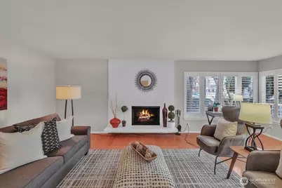 5249 40th Avenue NE #101, Seattle, WA 98105 - Photo 2