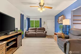 9715 Thurston Ln, Sedro Woolley, WA 98284 - Photo 10