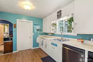 9715 Thurston Ln, Sedro Woolley, WA 98284 - Photo 16