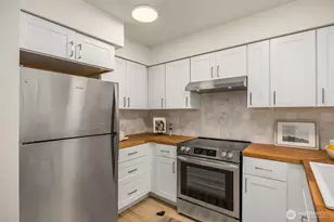 325 Winslow Way W, Bainbridge Island, WA 98110 - Photo 18