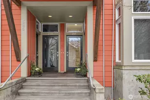 325 Winslow Way W, Bainbridge Island, WA 98110 - Photo 2