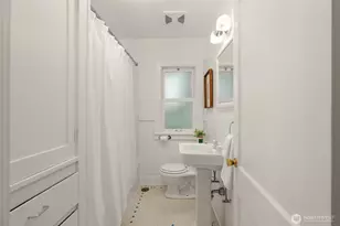 8011 18th Ave NE, Seattle, WA 98115 - Photo 12