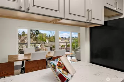 2501 Canterbury Lane E #322, Seattle, WA 98112 - Photo 18