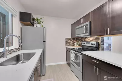 4807 180th Street SW #E103, Lynnwood, WA 98037 - Photo 2