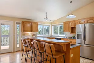 261 E Rainier Ct, Allyn, WA 98524 - Photo 12