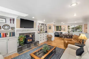 22828 Upper Dorre Don Way SE, Maple Valley, WA 98038 - Photo 6