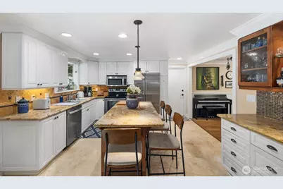 22828 Upper Dorre Don Way SE, Maple Valley, WA 98038 - Photo 10