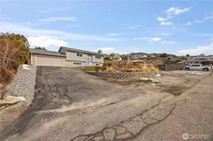 109 Pyramid Pl, Chelan, WA 98816 - Photo 32