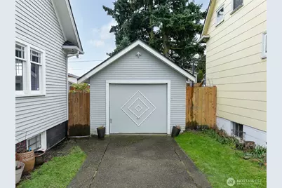 3717 Wetmore Avenue, Everett, WA 98201 - Photo 2