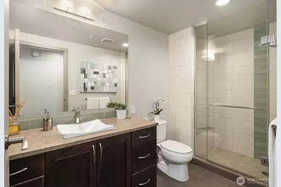 10610 NE 9th Place #1605, Bellevue, WA 98004 - Photo 18