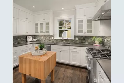 4004 Washington Avenue W, Seattle, WA 98199 - Photo 16