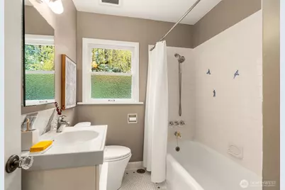 1724 31st Avenue, Seattle, WA 98122 - Photo 14