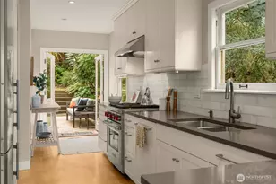 1724 31st Ave, Seattle, WA 98122 - Photo 8