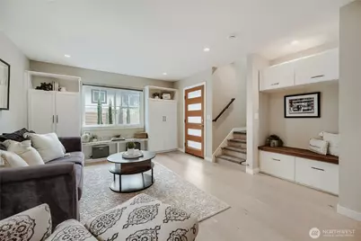 12534 C 5th Avenue NE, Seattle, WA 98125 - Photo 2