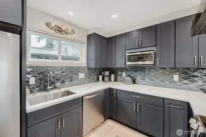 12534 C 5th Avenue NE, Seattle, WA 98125 - Photo 10