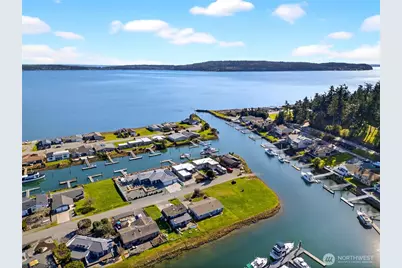 2227 Mariners Way, Oak Harbor, WA 98277 - Photo 4