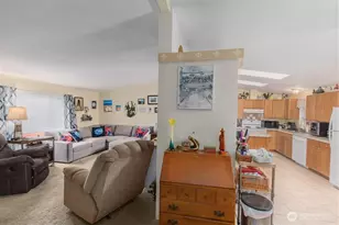 201 W Oakview Ave, Centralia, WA 98531 - Photo 6