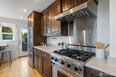 5233 S Orchard Terrace, Seattle, WA 98118 - Photo 8