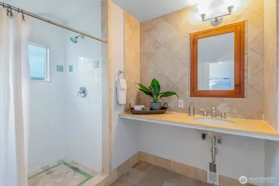 5233 S Orchard Terrace, Seattle, WA 98118 - Photo 20