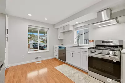 925 S 310th Place, Federal Way, WA 98003 - Photo 8