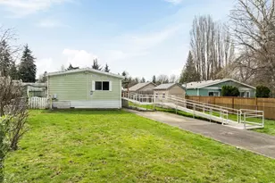 2119 S 252nd St, Des Moines, WA 98198 - Photo 2