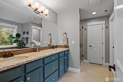 9150 Burlingame Court NE, Bainbridge Island, WA 98110 - Photo 22