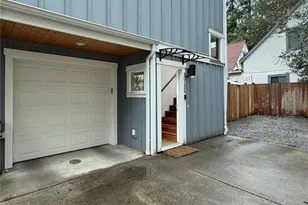 3012 NE 137th St, Seattle, WA 98125 - Photo 4