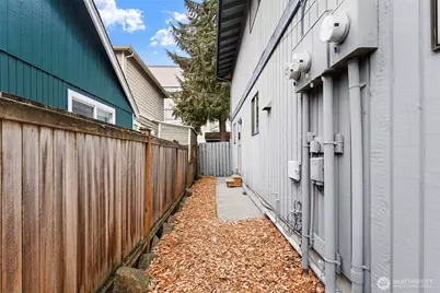 9545 Interlake Avenue N, Seattle, WA 98103 - Photo 28