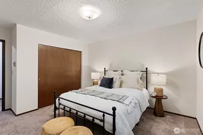 9545 Interlake Avenue N, Seattle, WA 98103 - Photo 20