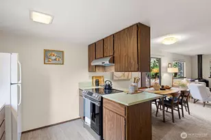 9545 Interlake Ave N, Seattle, WA 98103 - Photo 12