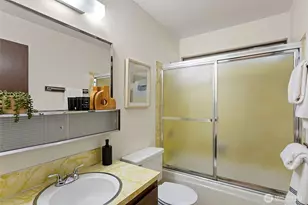 9545 Interlake Ave N, Seattle, WA 98103 - Photo 22