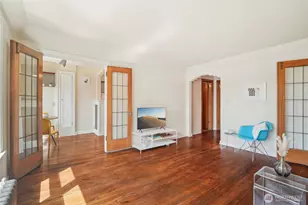 519 W Roy St, Seattle, WA 98119 - Photo 6