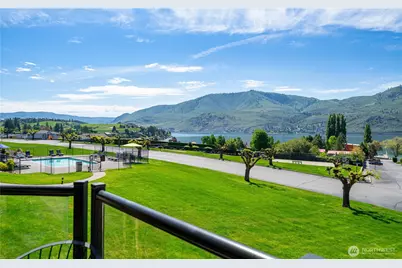 100 Lake Chelan Shores Drive #18-5, Chelan, WA 98816 - Photo 2