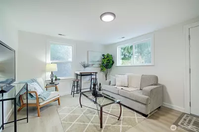 10231 36th Avenue SW, Seattle, WA 98146 - Photo 2