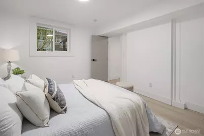 1412 Taylor Avenue N, Seattle, WA 98109 - Photo 30