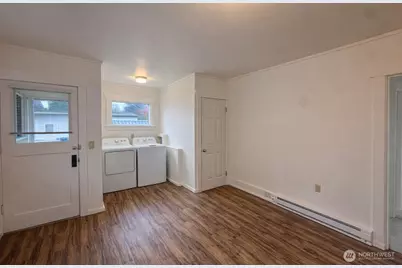 813 N 3rd Street, Renton, WA 98057 - Photo 4