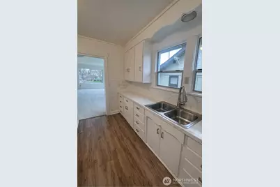 813 N 3rd Street, Renton, WA 98057 - Photo 8