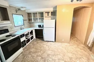 1420 S E Chickadee Ln, College Place, WA 99324 - Photo 6
