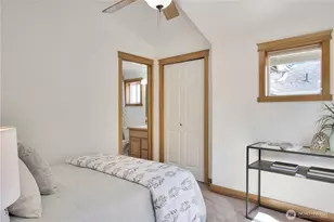 8515 Stone Ave N, Seattle, WA 98103 - Photo 20