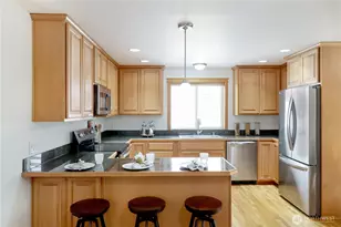 8515 Stone Ave N, Seattle, WA 98103 - Photo 10