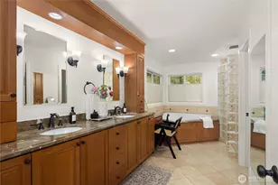 545 Mt Olympus Dr SW, Issaquah, WA 98027 - Photo 14