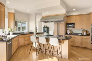 7439 W Mercer Way, Mercer Island, WA 98040 - Photo 8