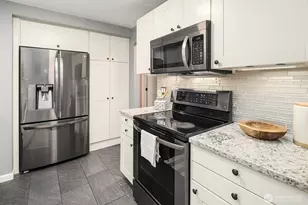 654 W Olympic Pl, Seattle, WA 98119 - Photo 16