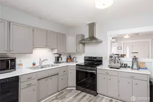 1031 W Glenwood St, Port Angeles, WA 98363 - Photo 10