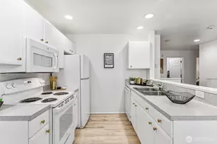 6525 200th St SW, Lynnwood, WA 98036 - Photo 8