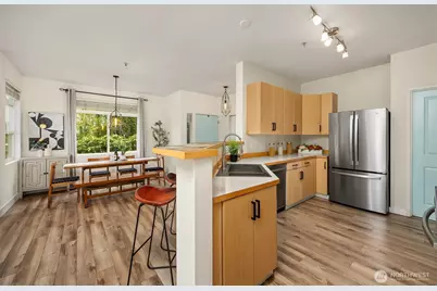 566 241st Lane SE, Sammamish, WA 98074 - Photo 6