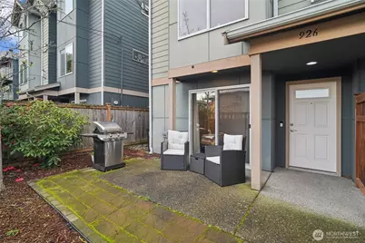 926 N 96th Street, Seattle, WA 98103 - Photo 4